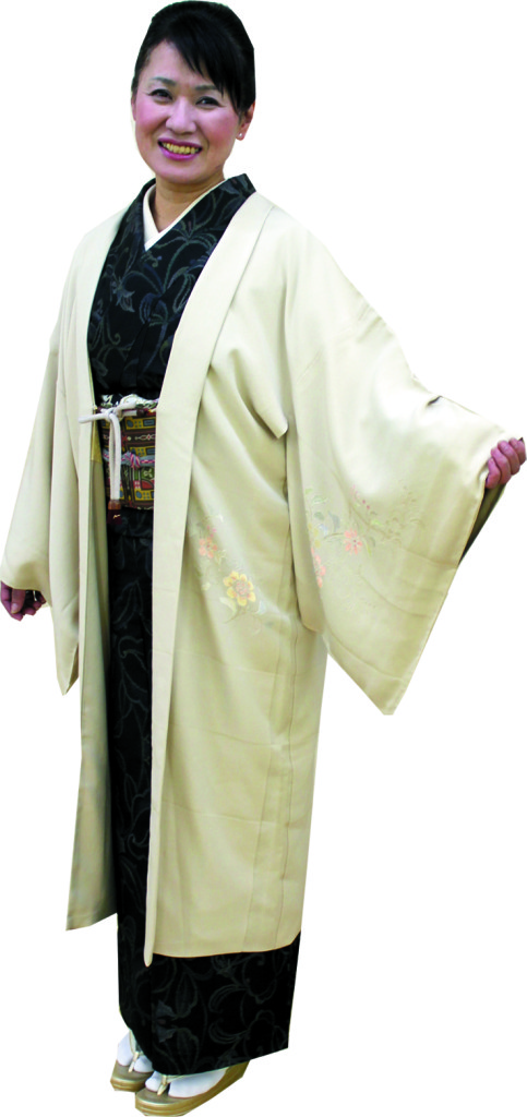 販売卸売豪華な綸子の紗綾形地紋に手書きの花が映える付け下げ　着物　神無月09-09 着物・浴衣